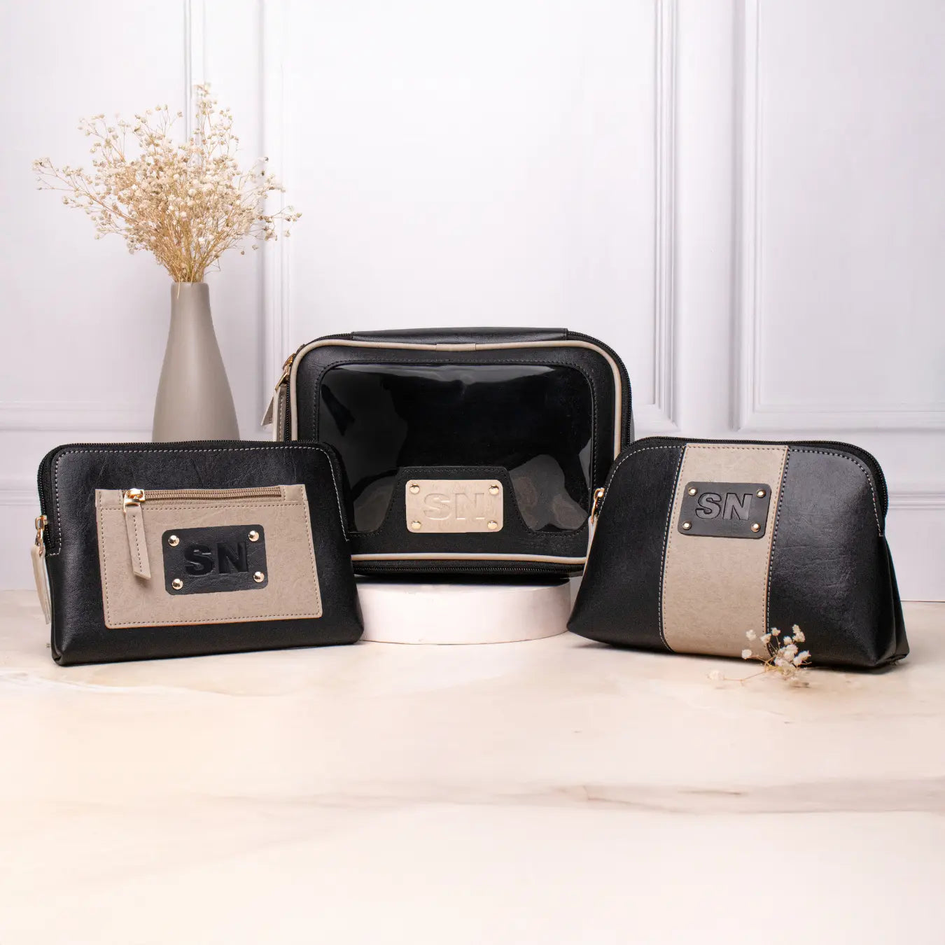 ULTIMATE VANITY KIT INITIALS - BLACK