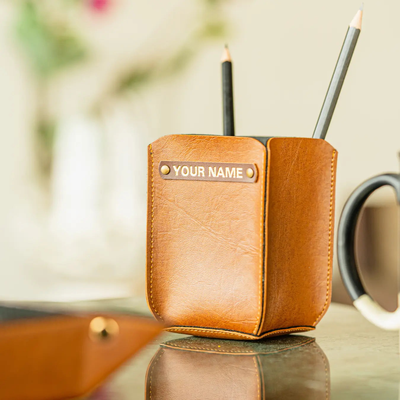 PERSONALISED PENSTAND - BROWN