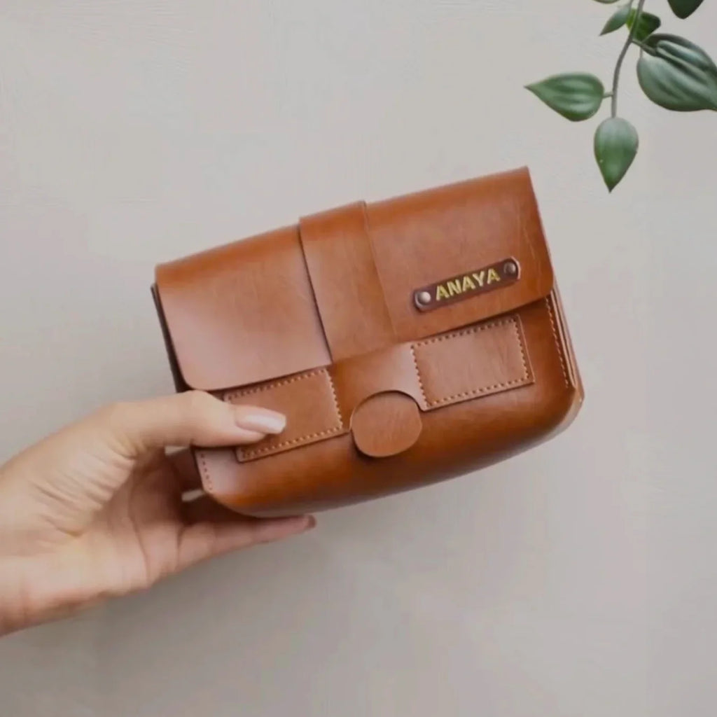 PERSONALISED CHARGER ORGANISER - BROWN