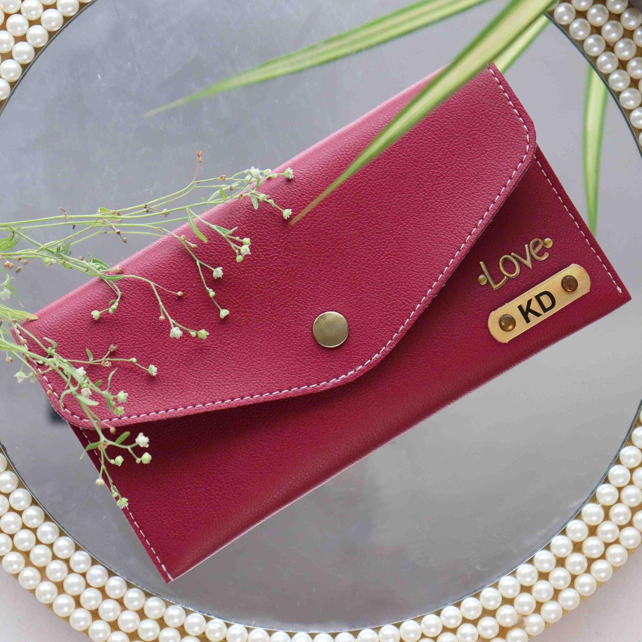 Custom Minimal Clutch - Gift Lift