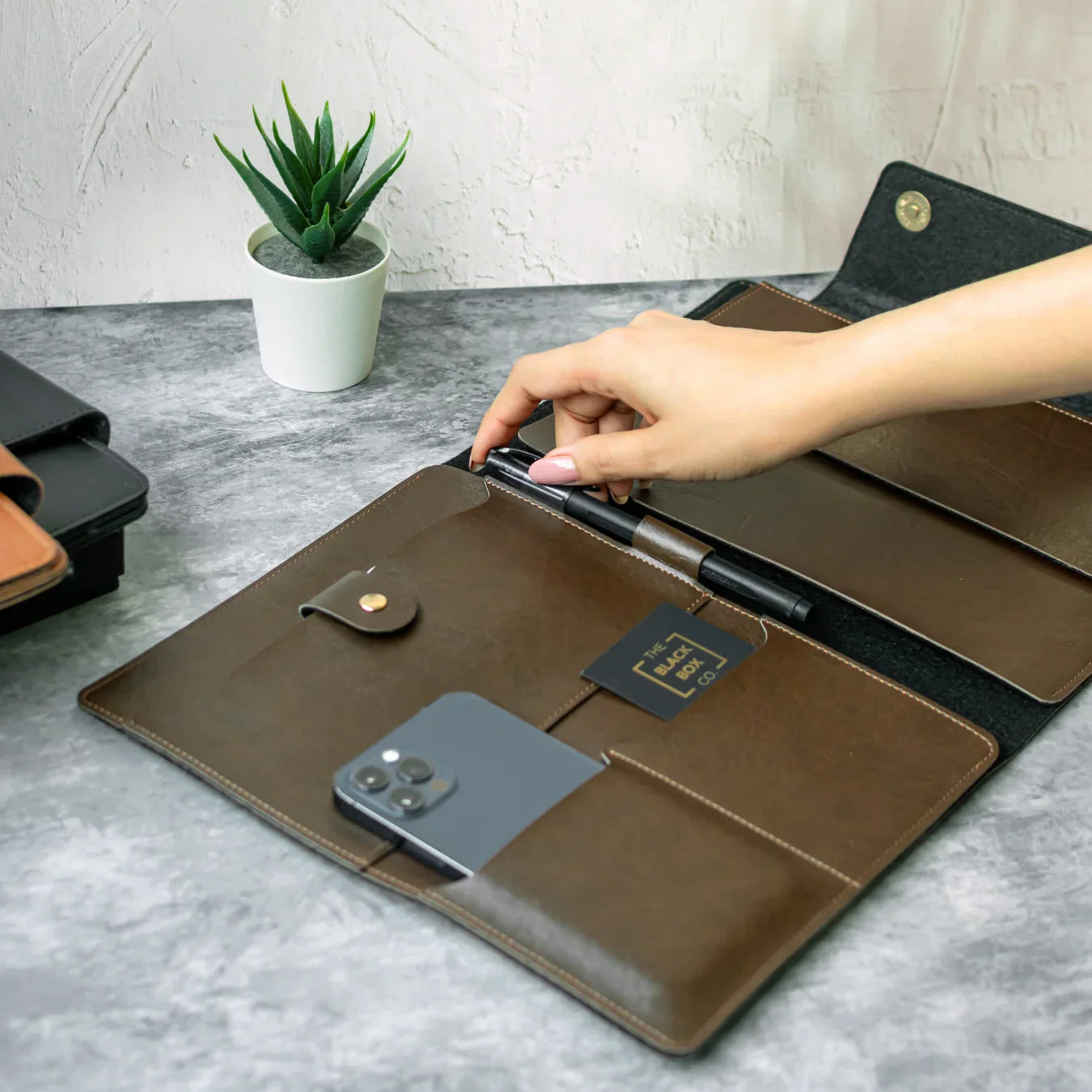 PERSONALISED OFFICE FOLDER - BEIGE