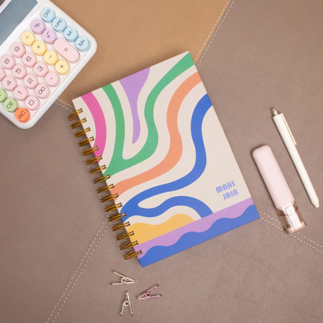 PERSONALISED DAILY PLANNER - SHADES OF 2026