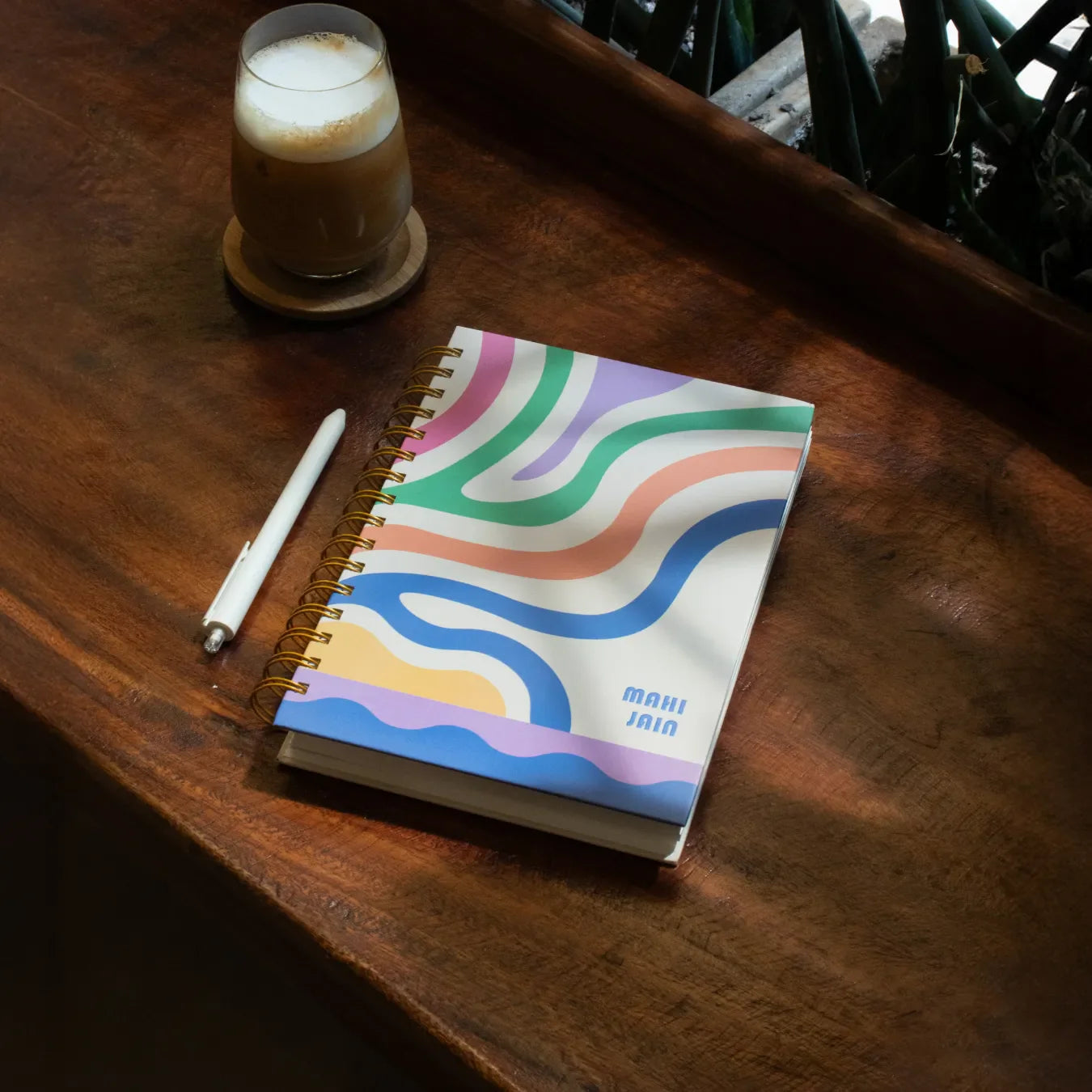 PERSONALISED DAILY PLANNER - SHADES OF 2026
