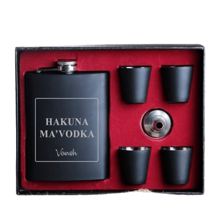 Personalized Hip Flask with shot glasses - Gift Lift