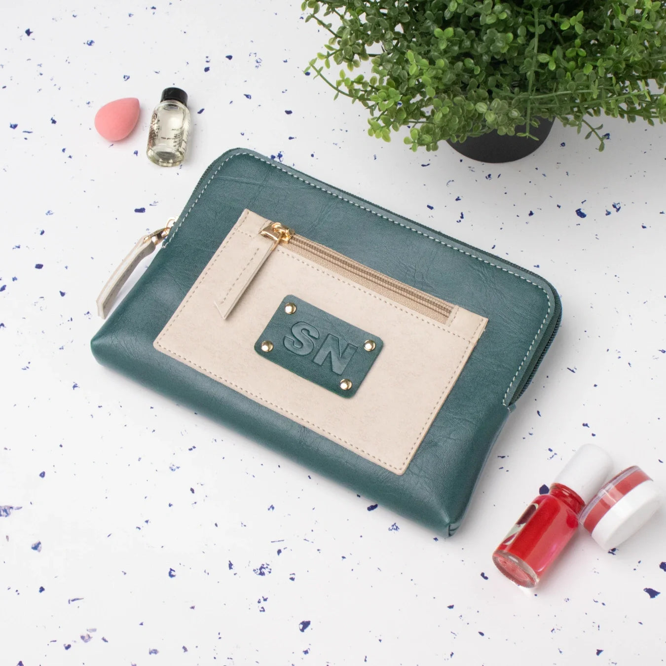 PERSONALISED UTILITY POUCH INITIALS - GREEN