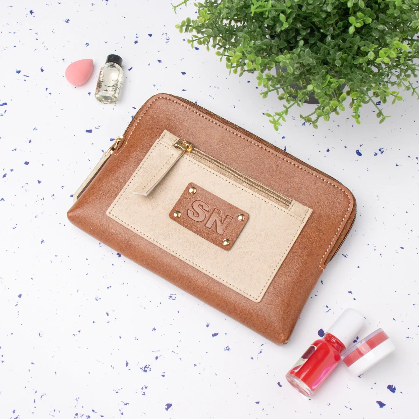 PERSONALISED UTILITY POUCH INITIALS - TAN