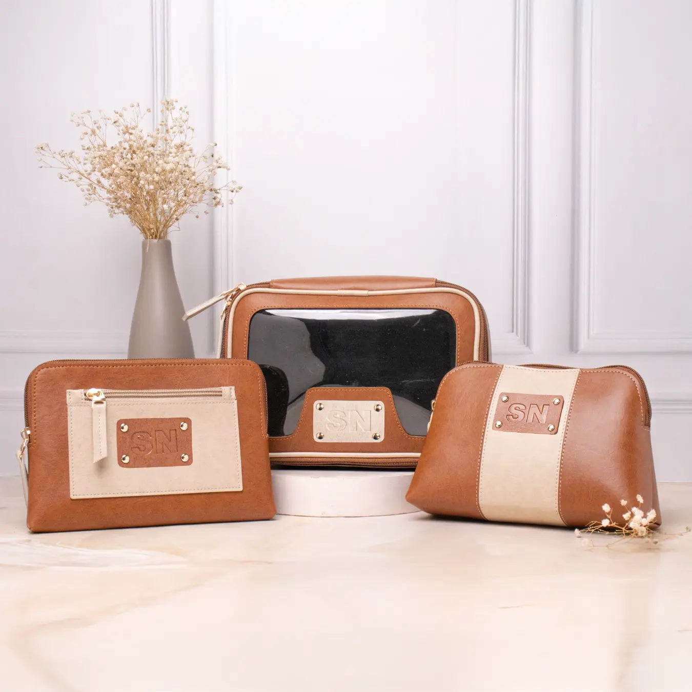 ULTIMATE VANITY KIT INITIALS - TAN